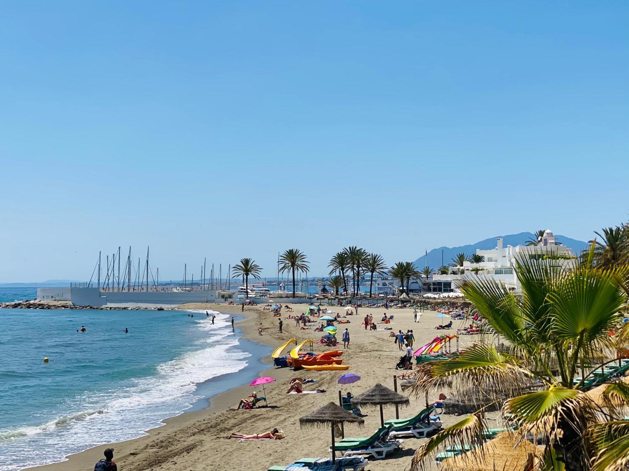 Apartment On The First Line Of The Sea With A View And Free Parking Marbellac Extérieur photo